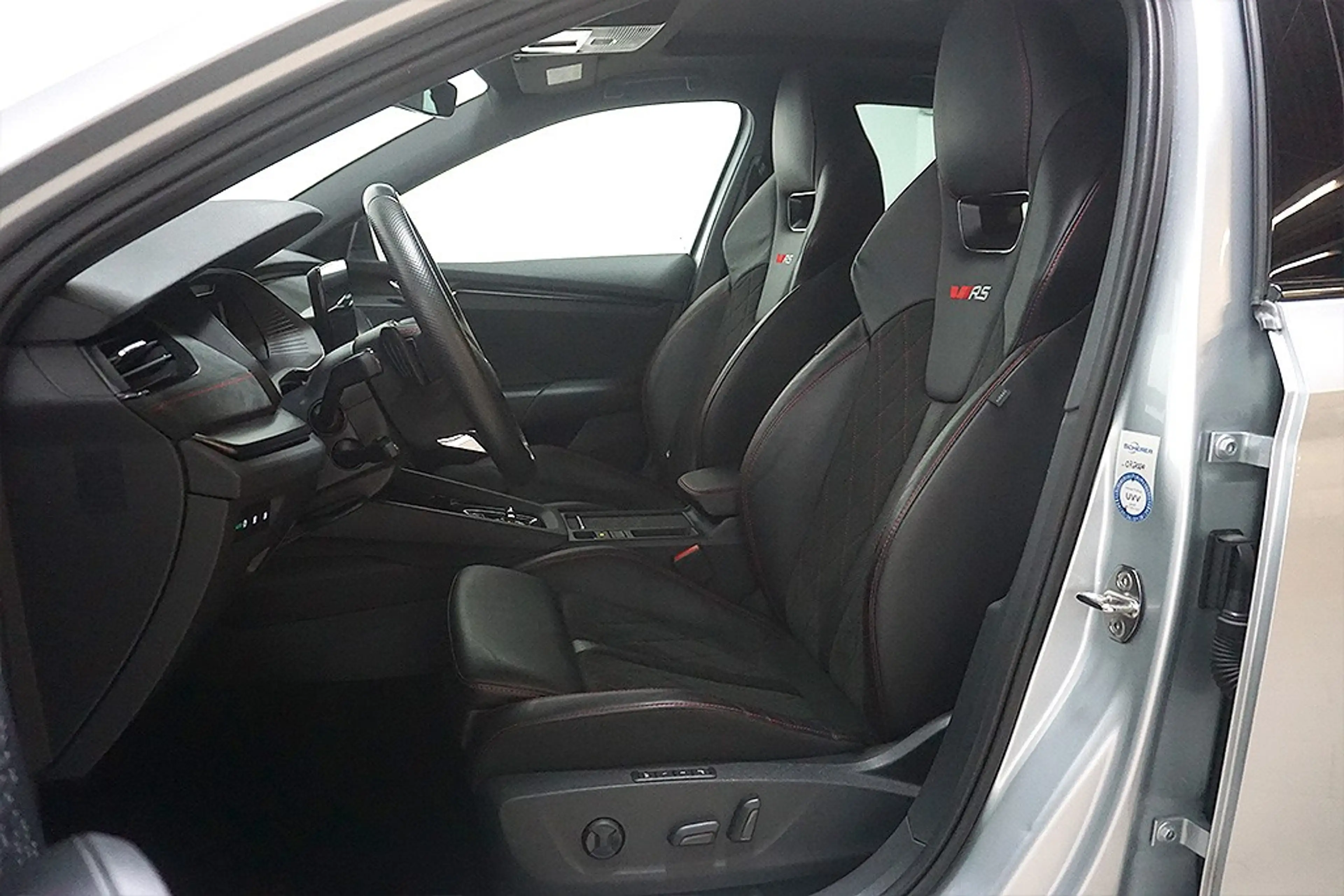 Skoda Octavia 2.0TDI DSG RS 4x4 Virtual AHK Pano HUD — photo 7