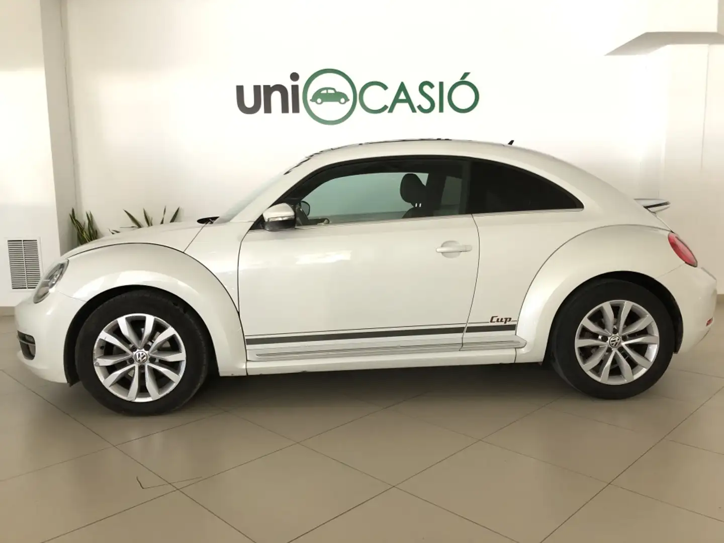 Volkswagen Beetle 1.6TDI Connection 105 Blanco - 2