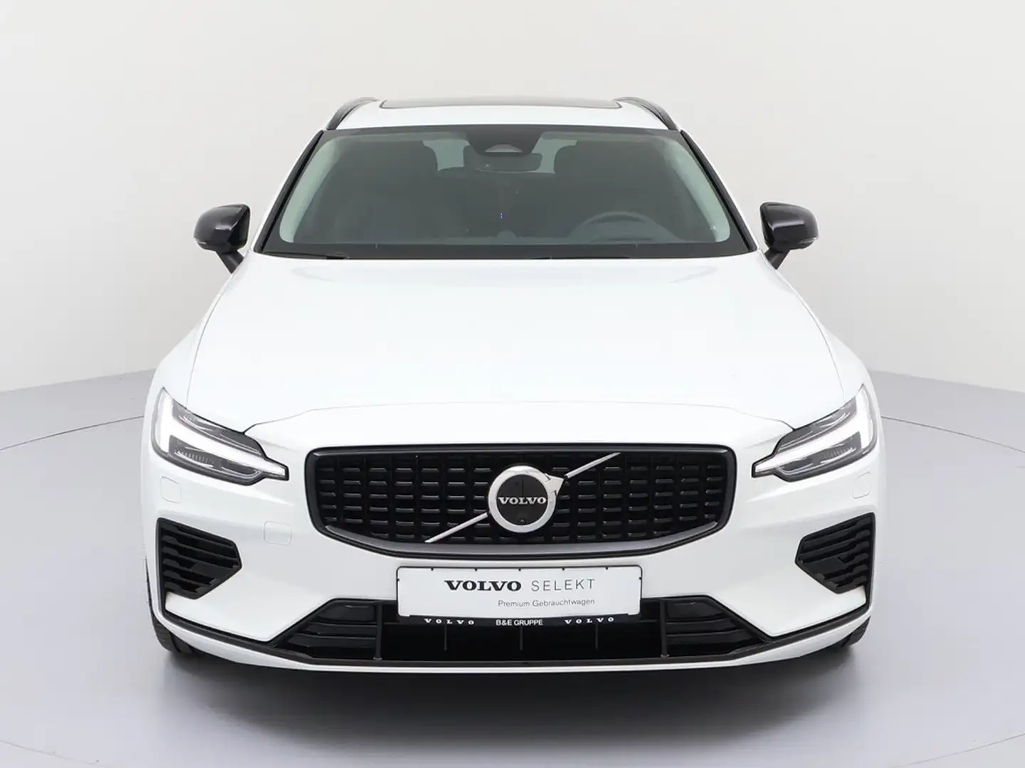 Volvo V60 T6 AWD Ultra Dark Recharge Plug-In Hybrid *AHK*360°* Weiß - 2