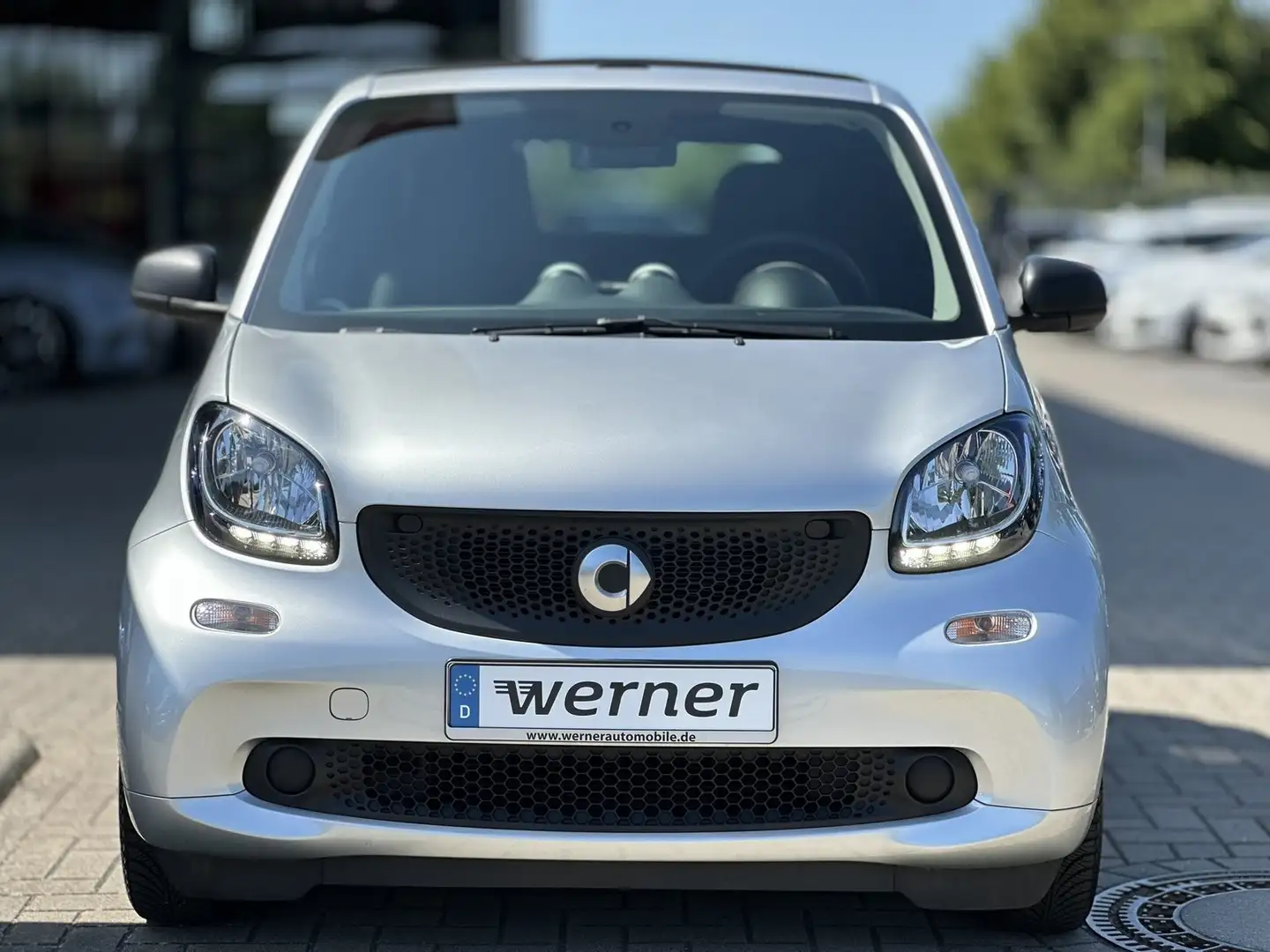 smart forTwo fortwo cabrio 52 kW Cool, Audio, Komfort-Paket srebrna - 2