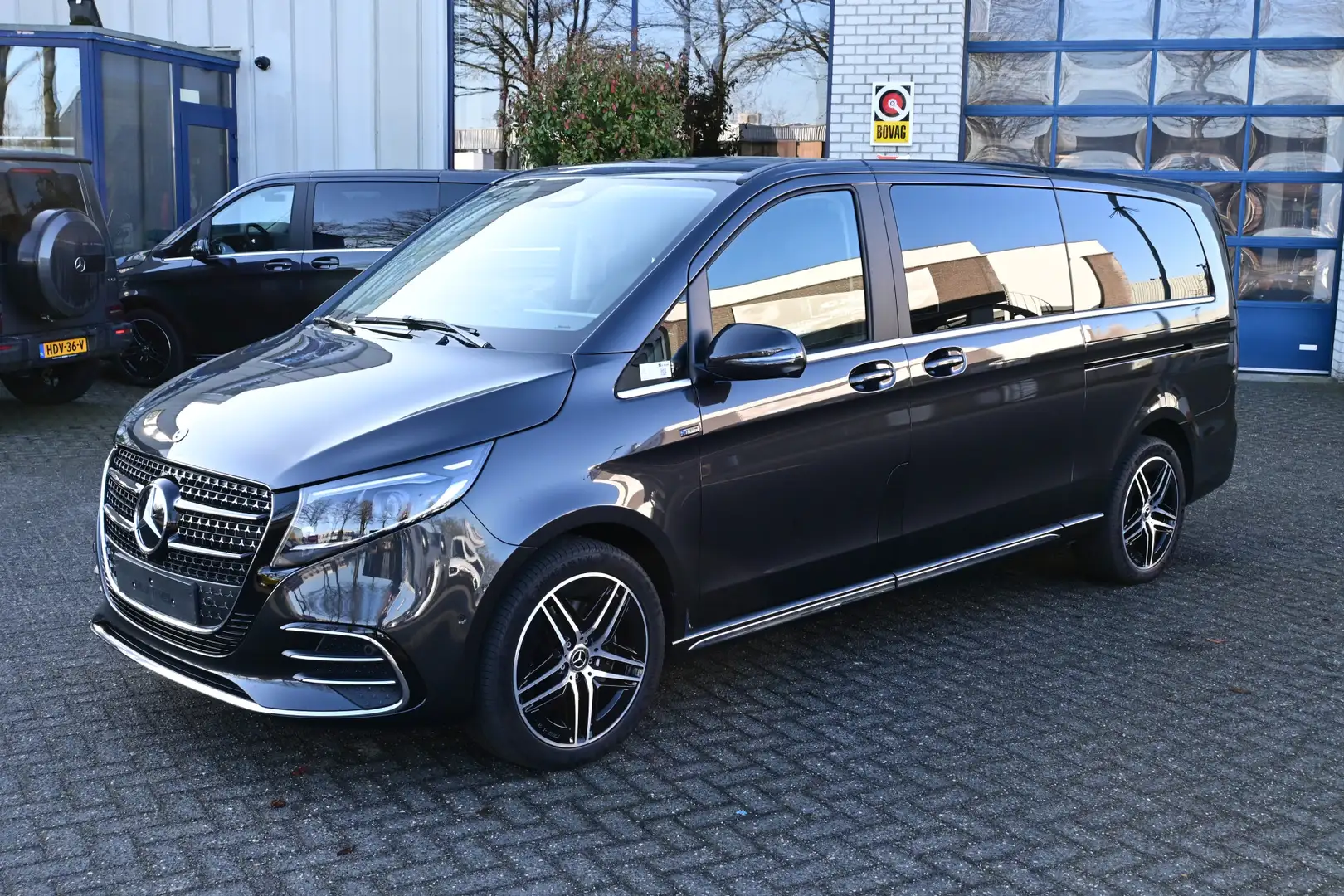 Mercedes-Benz V 300 300d AMG L3 DC AMG pakket, Easy Pack Pakket, Distr Grijs - 1