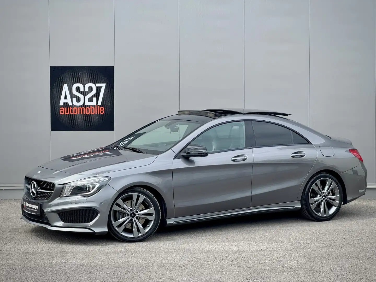 Mercedes-Benz CLA 220 AMG Aut. Grau - 1