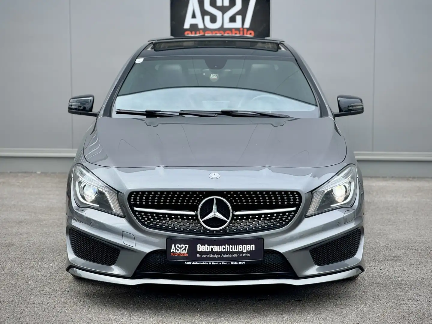 Mercedes-Benz CLA 220 AMG Aut. Grau - 2