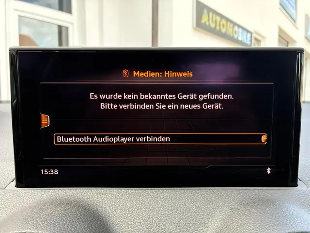Audi Q2 view 13