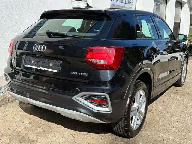 Audi Q2 view 5