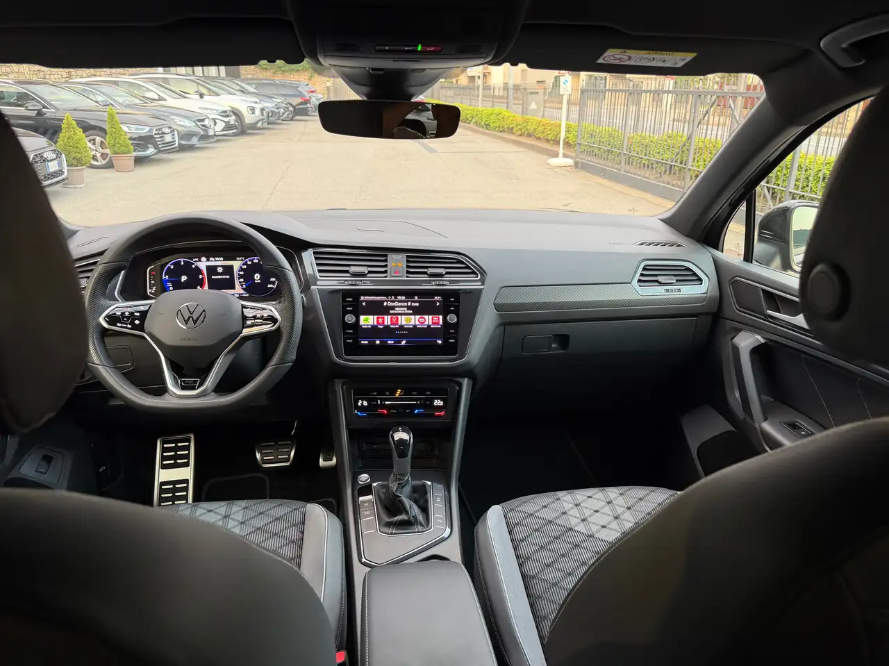 Volkswagen Tiguan II 2023 2.0 tdi R-Line 150cv dsg, миниатюра 24