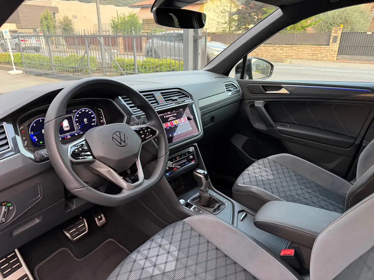 Volkswagen Tiguan II 2023 2.0 tdi R-Line 150cv dsg, миниатюра 12