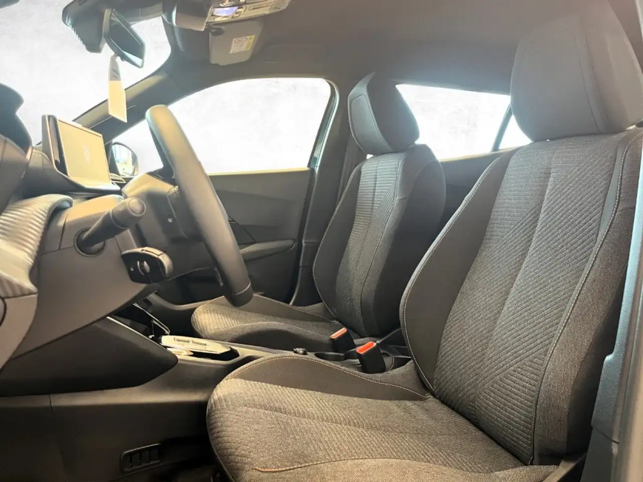 Peugeot 2008 Style MHEV 110 e-DCS6, миниатюра 9