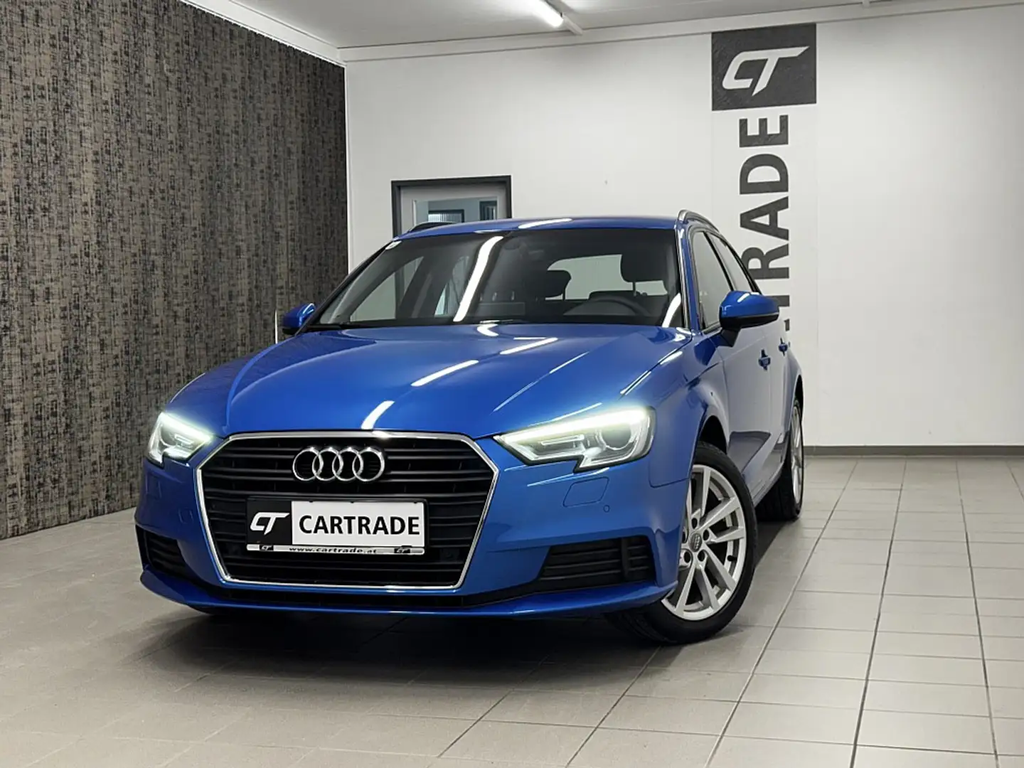 Audi A3 SB 1,0 TFSI S-tronic Bleu - 1