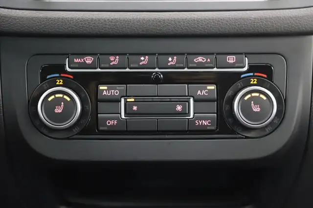 Volkswagen Tiguan view 16