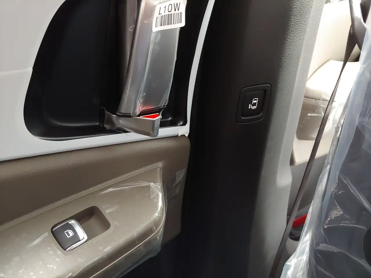 Kia Carnival снимка Kia Carnival