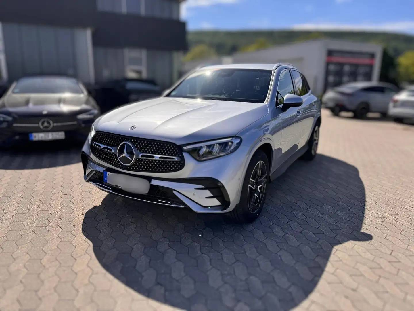 Mercedes-Benz GLC 200 4M AMG AHK/Distr/Totw/360°/eleHeck/Memor Silber - 2