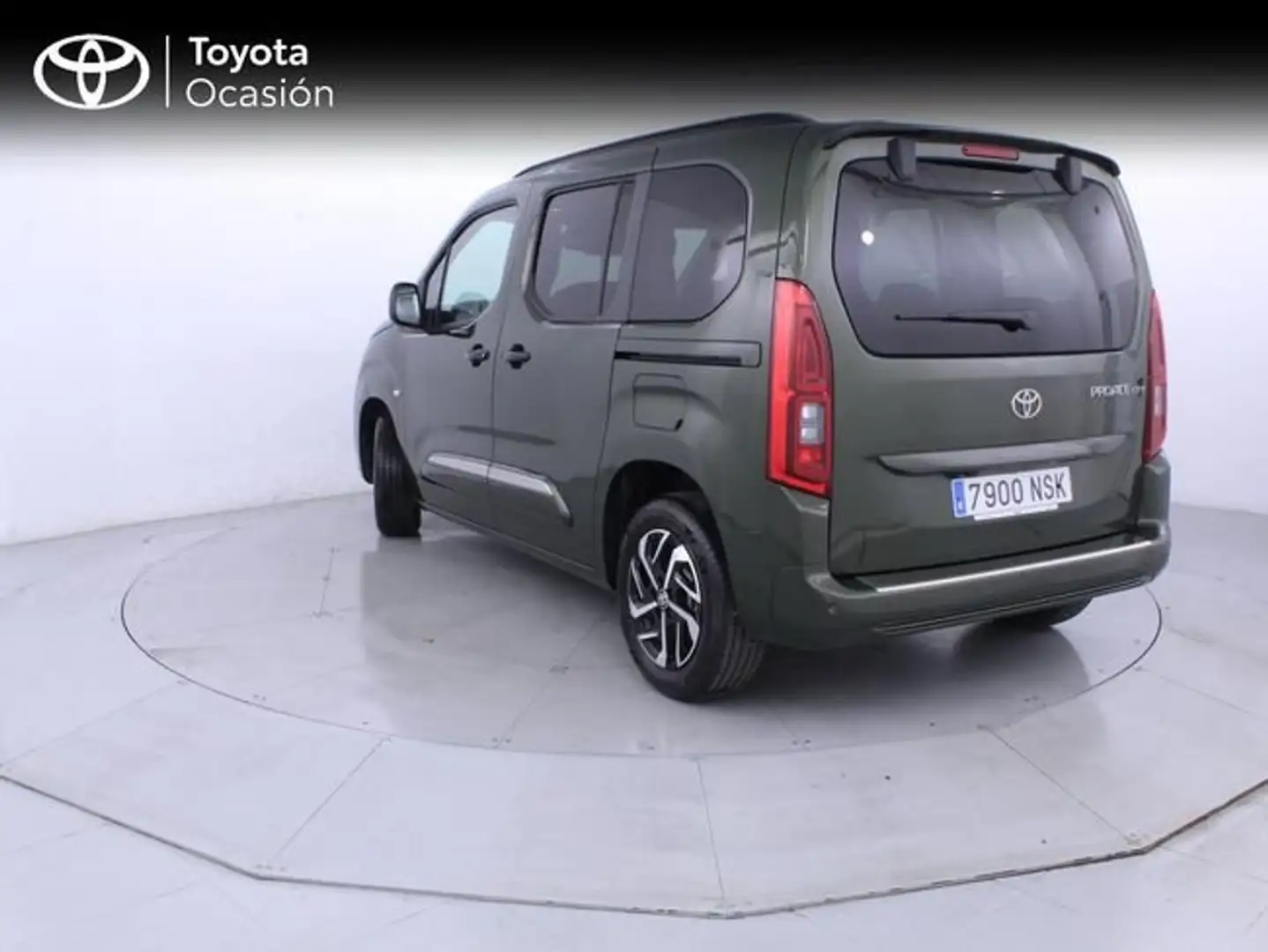 Toyota Family L1 1.5D 130CV Active 5p Verde - 2