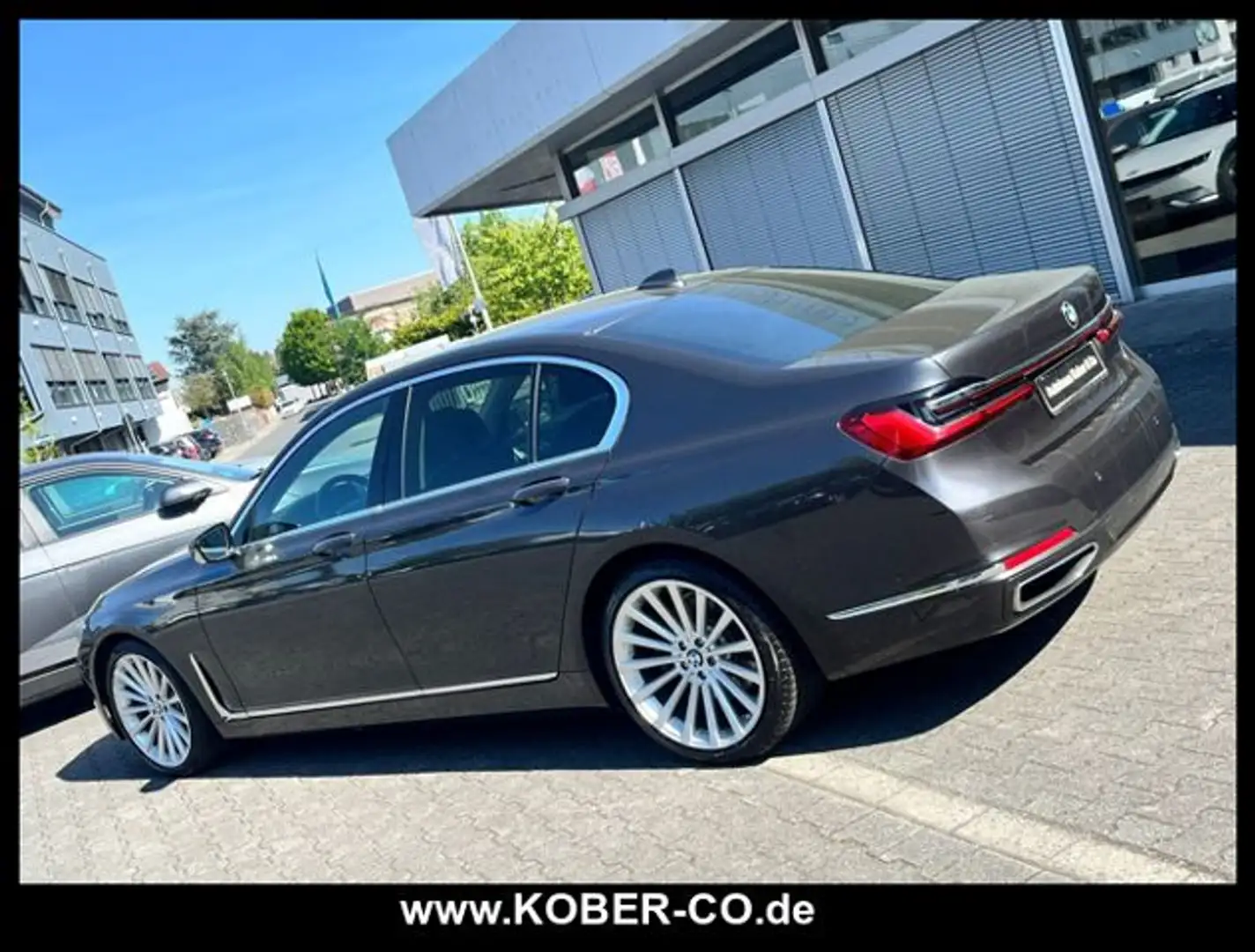 BMW 730 730dA LEDER+NAVI+LM+SOFT-CLOSE+TEMPOMAT+GARANTIE Grau - 2