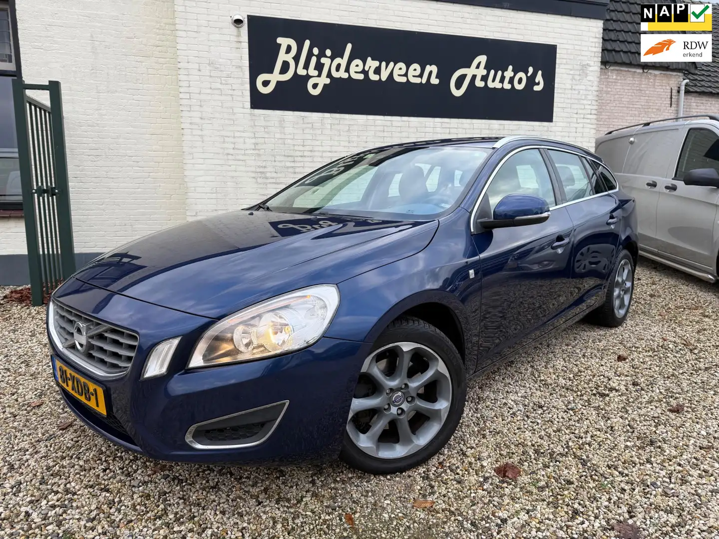 Volvo V60 1.6 T3 Ocean Race Leer | Navi | LM | Trekhaak | or Blauw - 1
