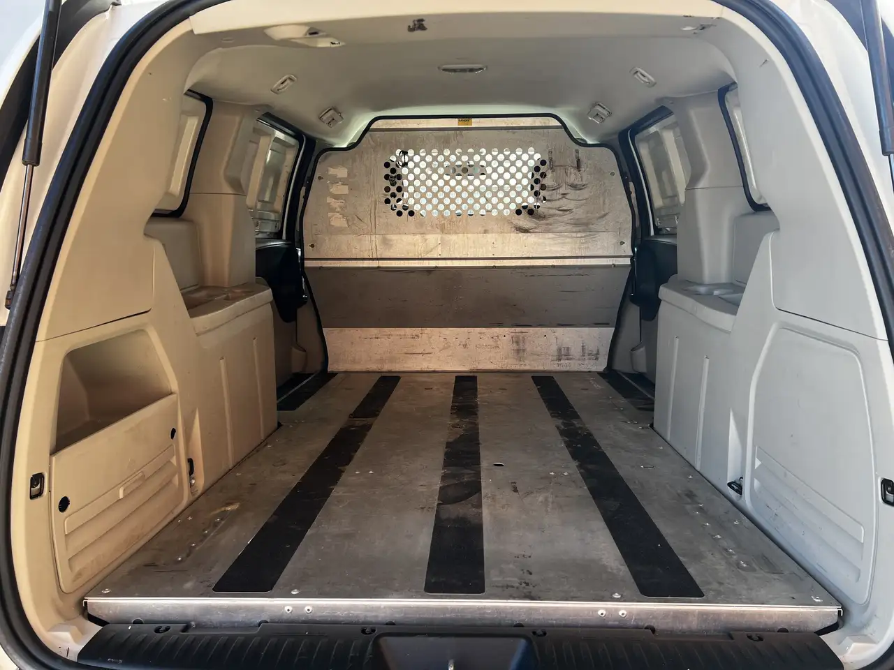 RAM Cargo Van снимка RAM Cargo Van