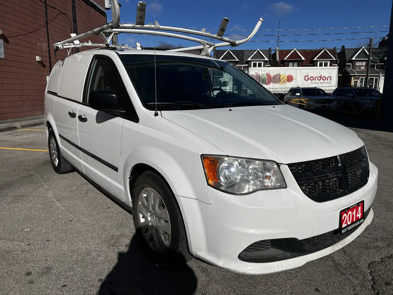 RAM Cargo Van снимка RAM Cargo Van