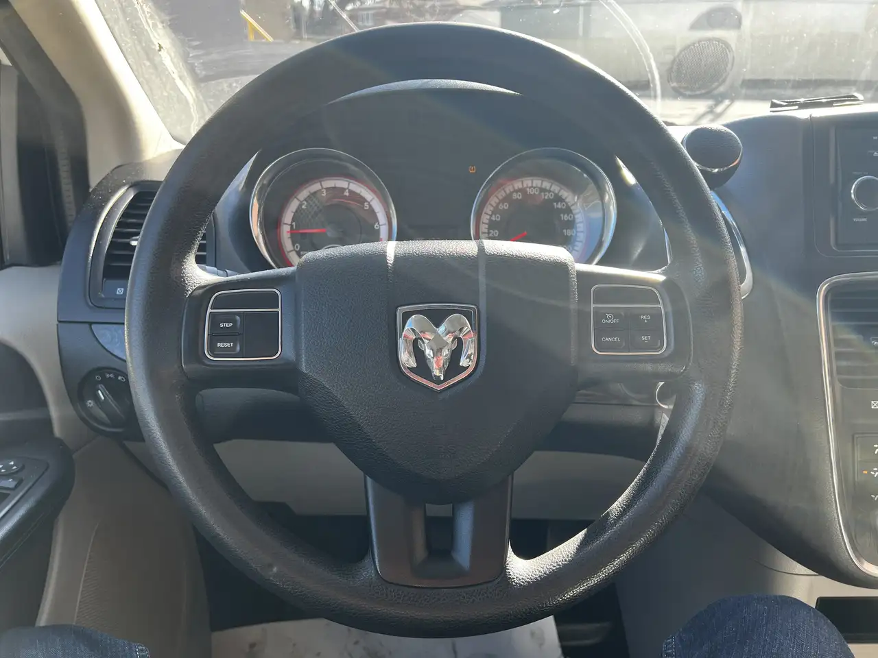 RAM Cargo Van снимка RAM Cargo Van