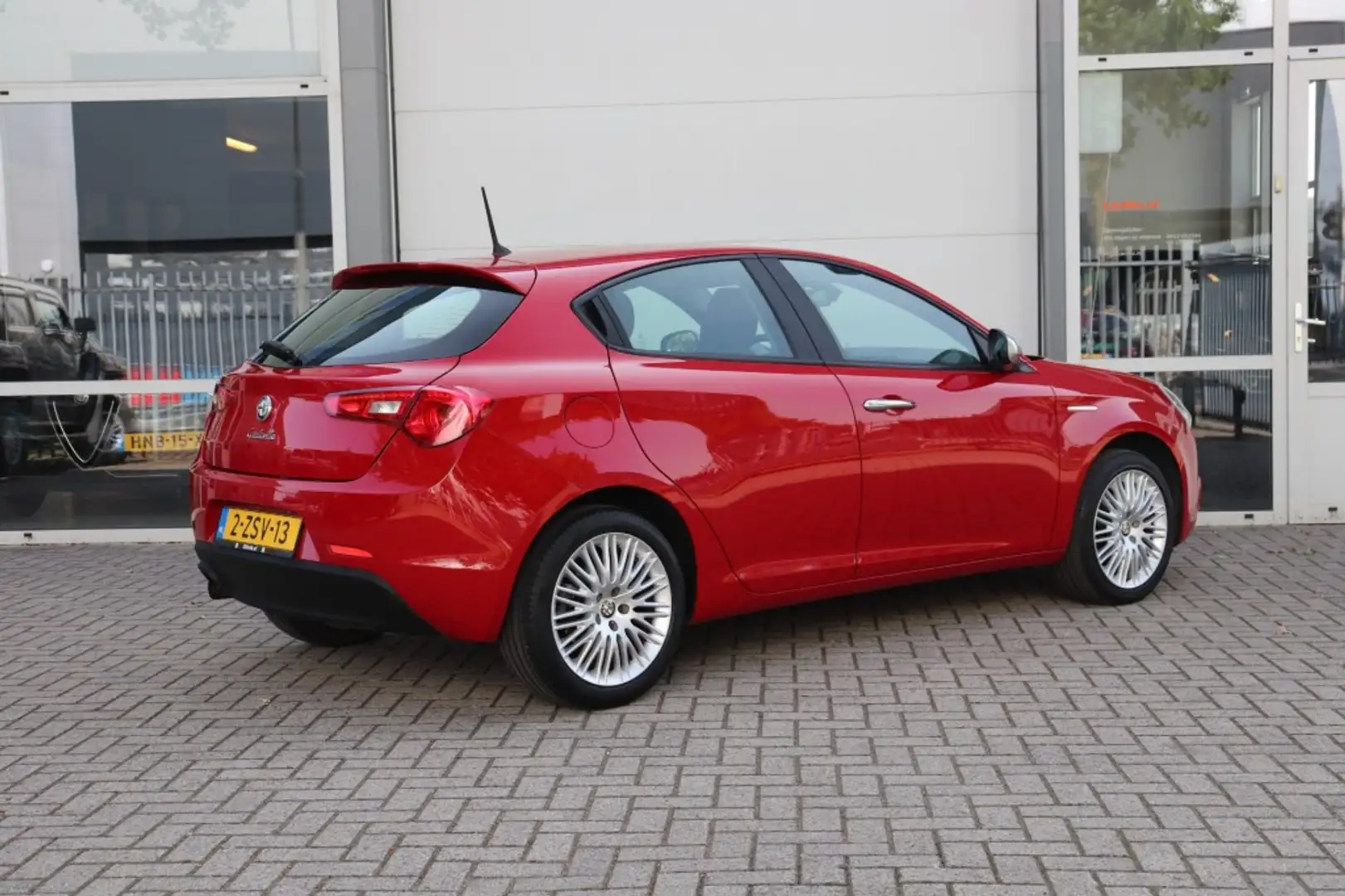 Alfa Romeo Giulietta 1.4 T IMPRESSION/ORG.NL/GEDOCUMENTEERD/ROSSO.ALFA Rood - 2