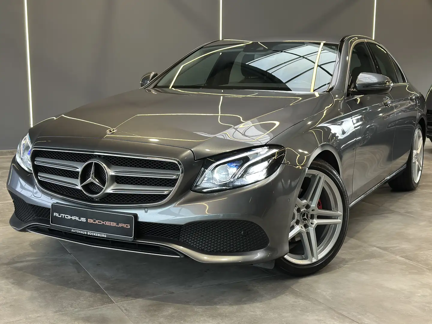 Mercedes-Benz E 220 E 220 d Avantgarde  Limo Gris - 1