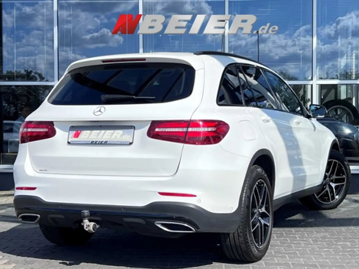 Mercedes-Benz GLC 220 d 4Matic AMG dyn.LED AHK Kamera ToT-Winkel (253.9 Weiß - 2