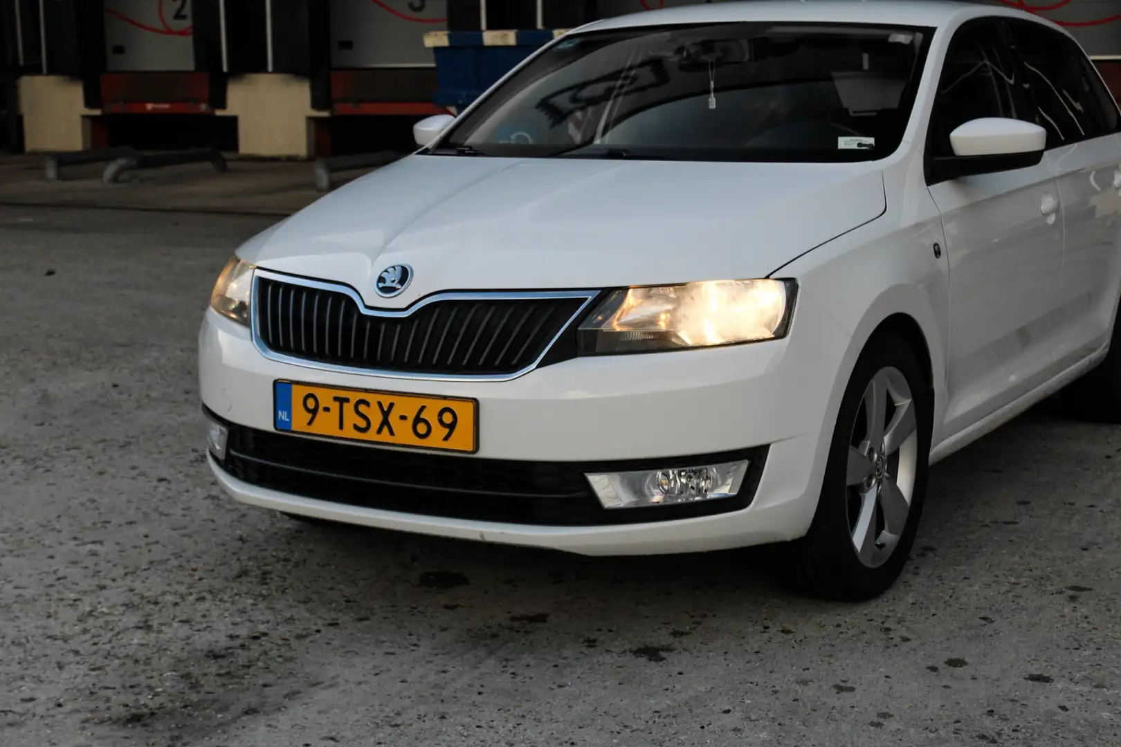Skoda Rapid/Spaceback 1.2 TSI Grt Ele BL P bijela - 2