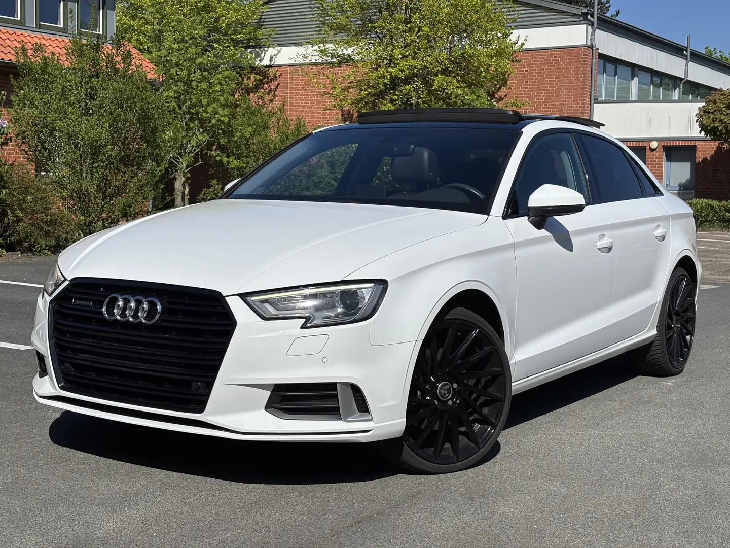 Audi A3 2.0 TFSI Limousine quattro S tronic design - 1