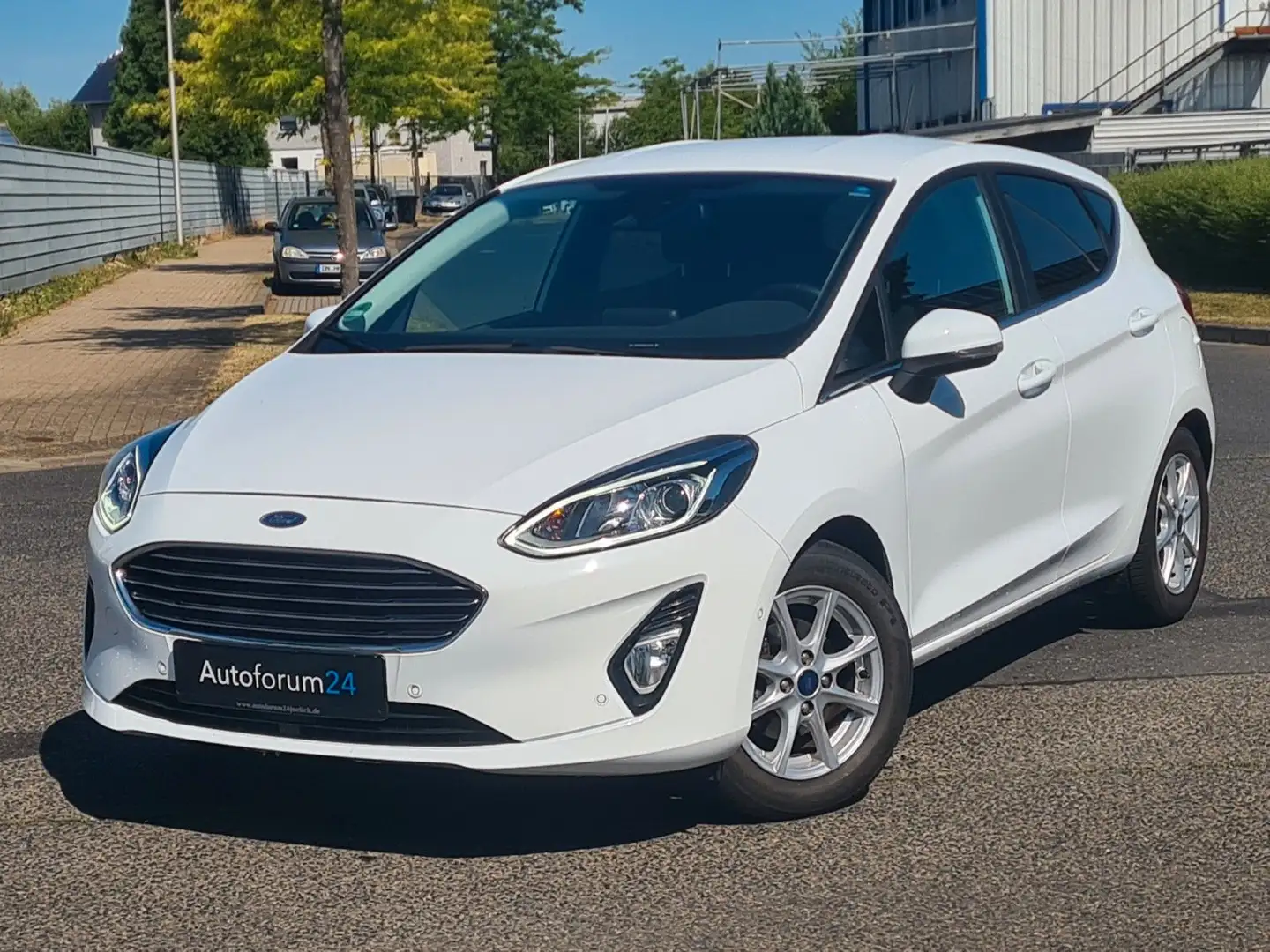 Ford Fiesta Titanium*1.Hand*Autom.*Navi*RFK* Weiß - 1