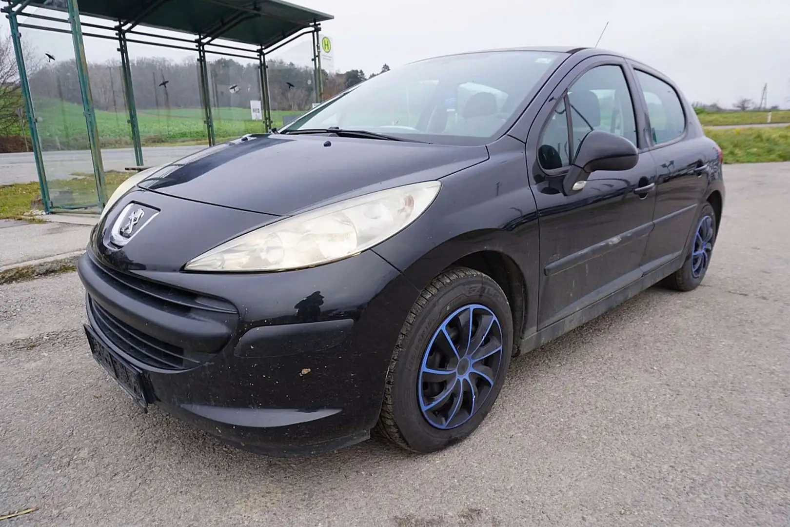 Peugeot 207 Trendy 1,4 HDi 70 Schwarz - 2