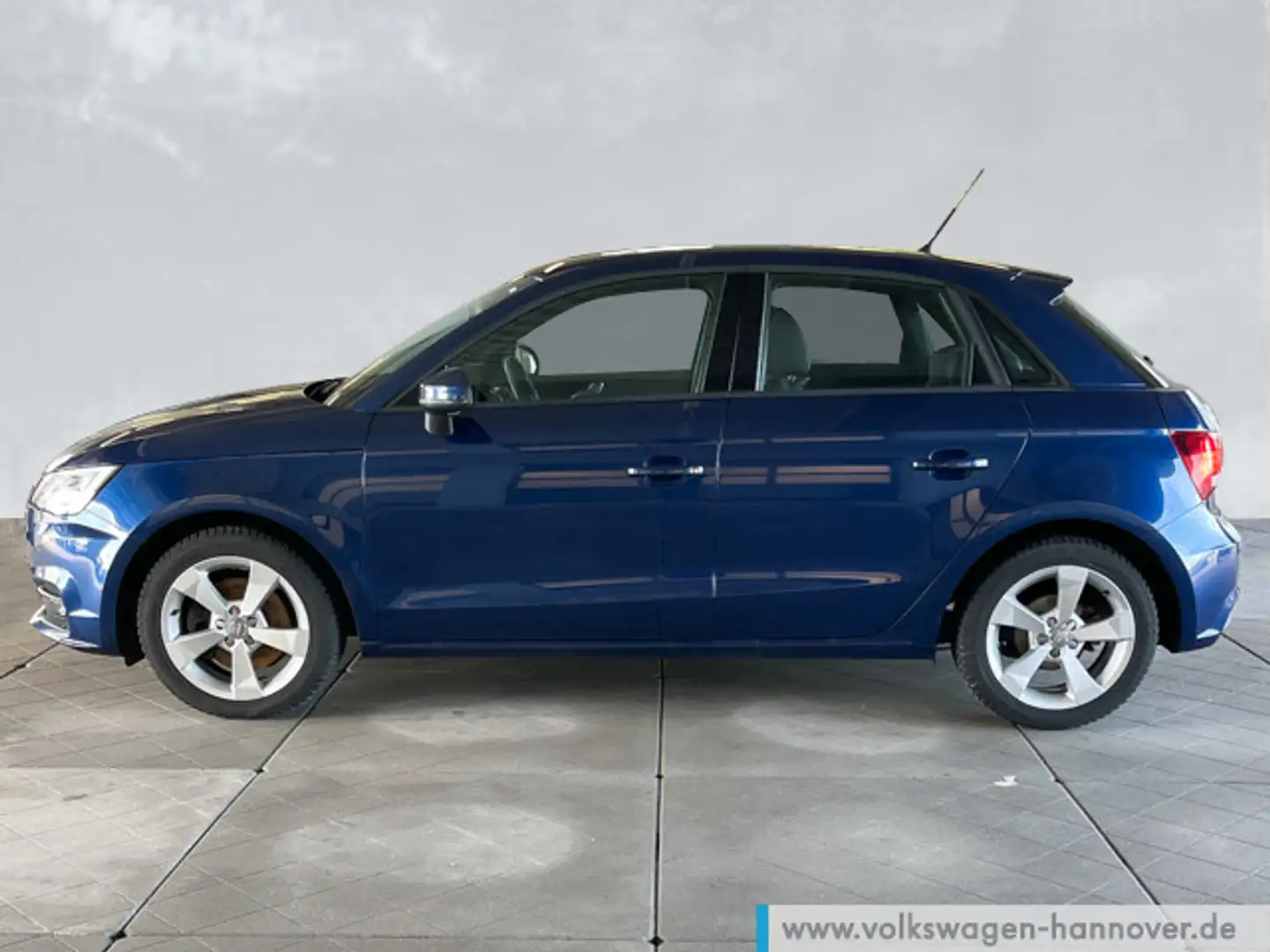 Audi A1 1.4 TFSI S-Tronic Navi Xenon SHZ Le Blau - 2
