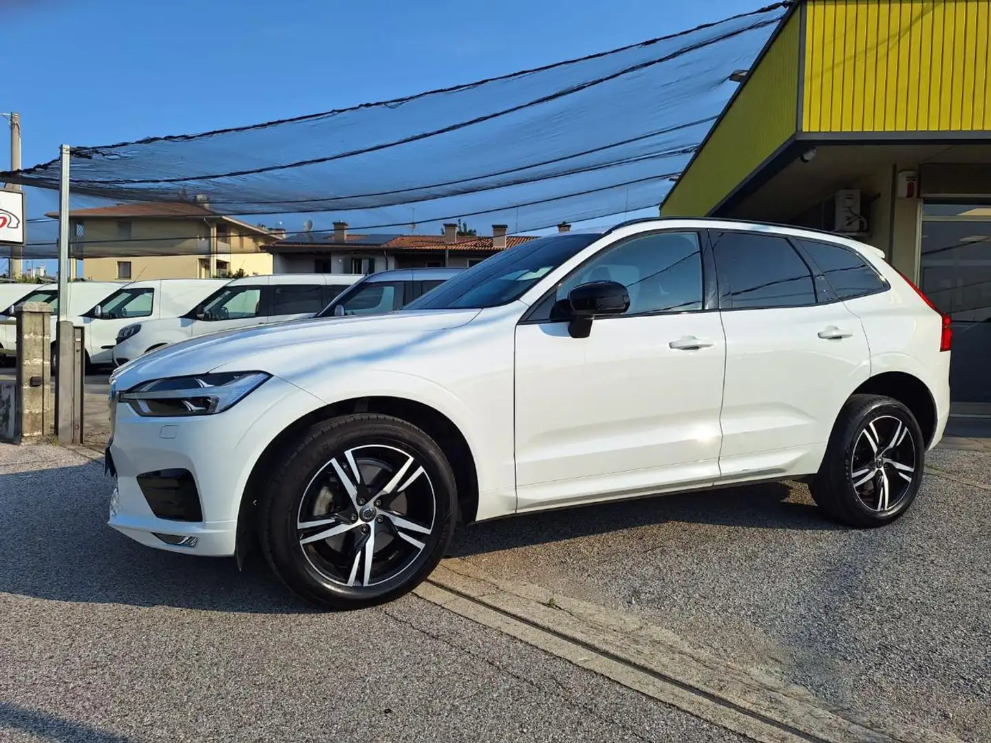 Volvo XC60 B4 (d) AWD Geartronic R-design N°GA500 Blanco - 1