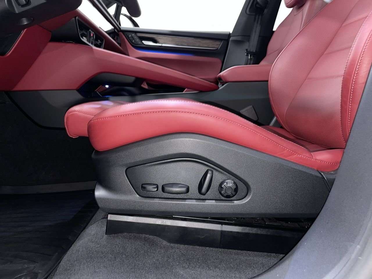 2025 Porsche Macan Electric 4S AWD | Low KM, Fully Equipped | thumb 20