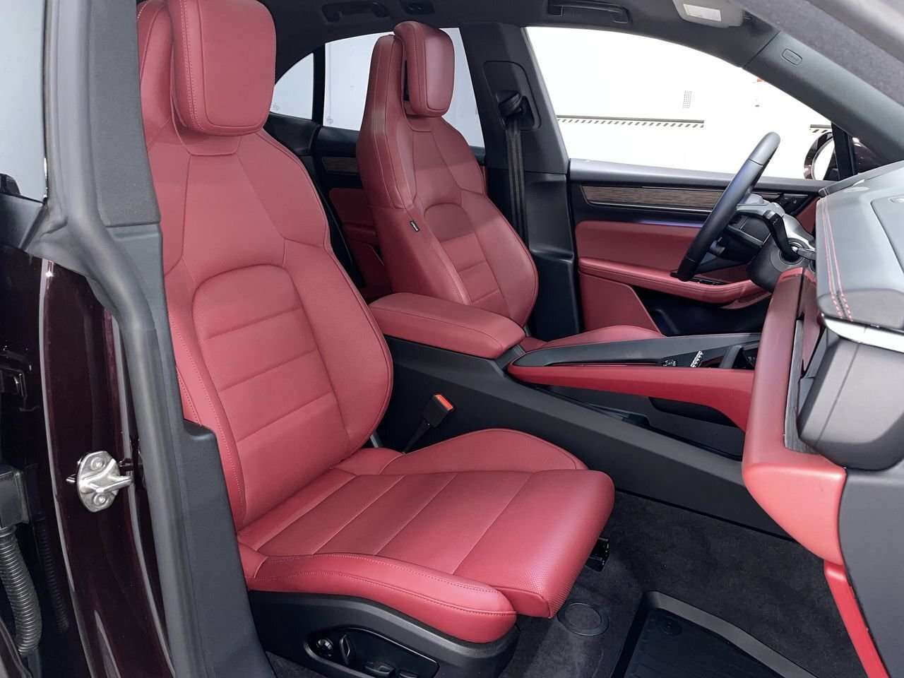 2025 Porsche Macan Electric 4S AWD | Low KM, Fully Equipped | thumb 33