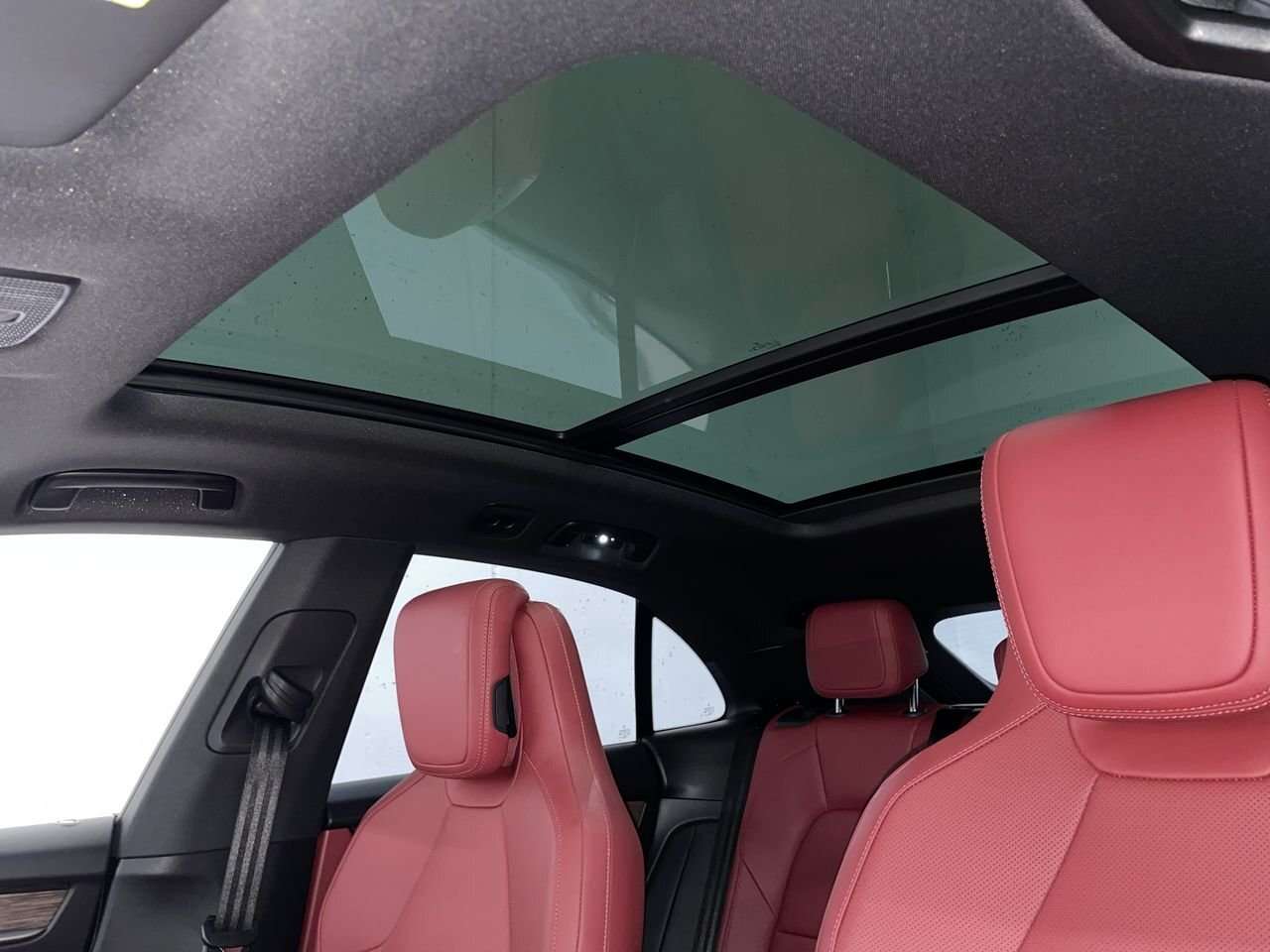 2025 Porsche Macan Electric 4S AWD | Low KM, Fully Equipped | thumb 30