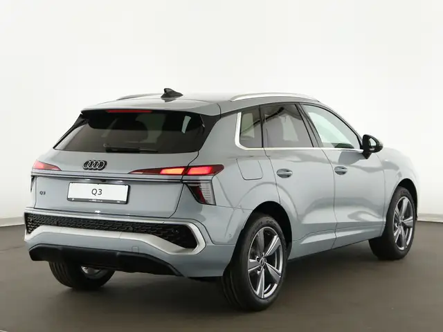 Audi Q3 view 7