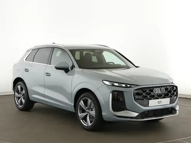 Audi Q3 view 9