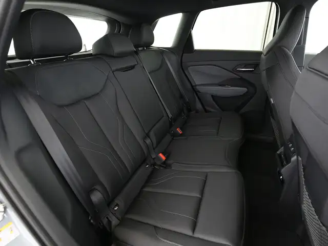 Audi Q3 view 15