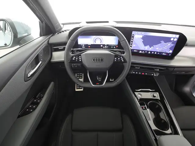 Audi Q3 view 10