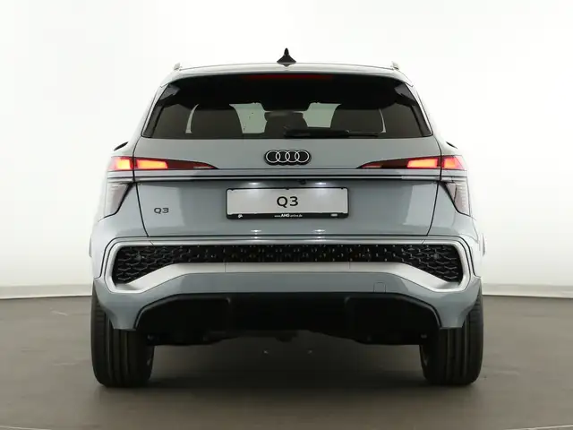Audi Q3 view 6