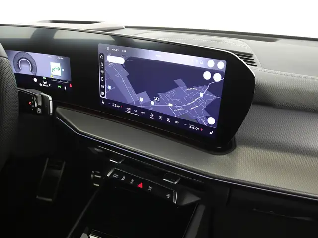 Audi Q3 view 13