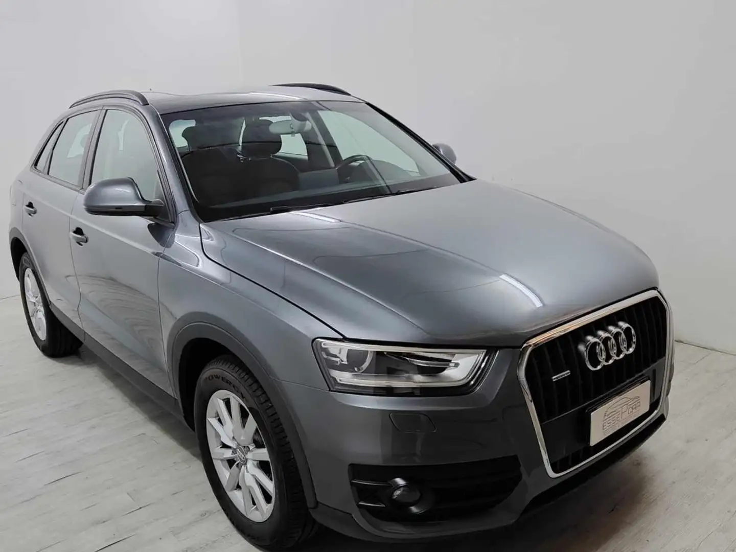 Audi Q3 2.0 TDI quattro S tronic Business 49.000km Grigio - 2