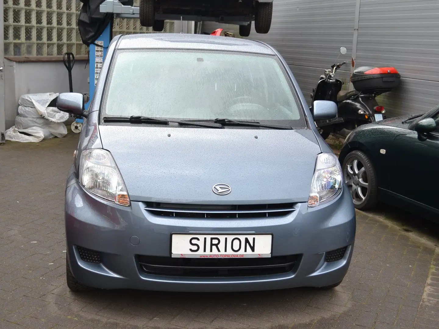 Daihatsu Sirion Sirion 1.3 Momo Klima Allwetterreifen II Hand Šedá - 1