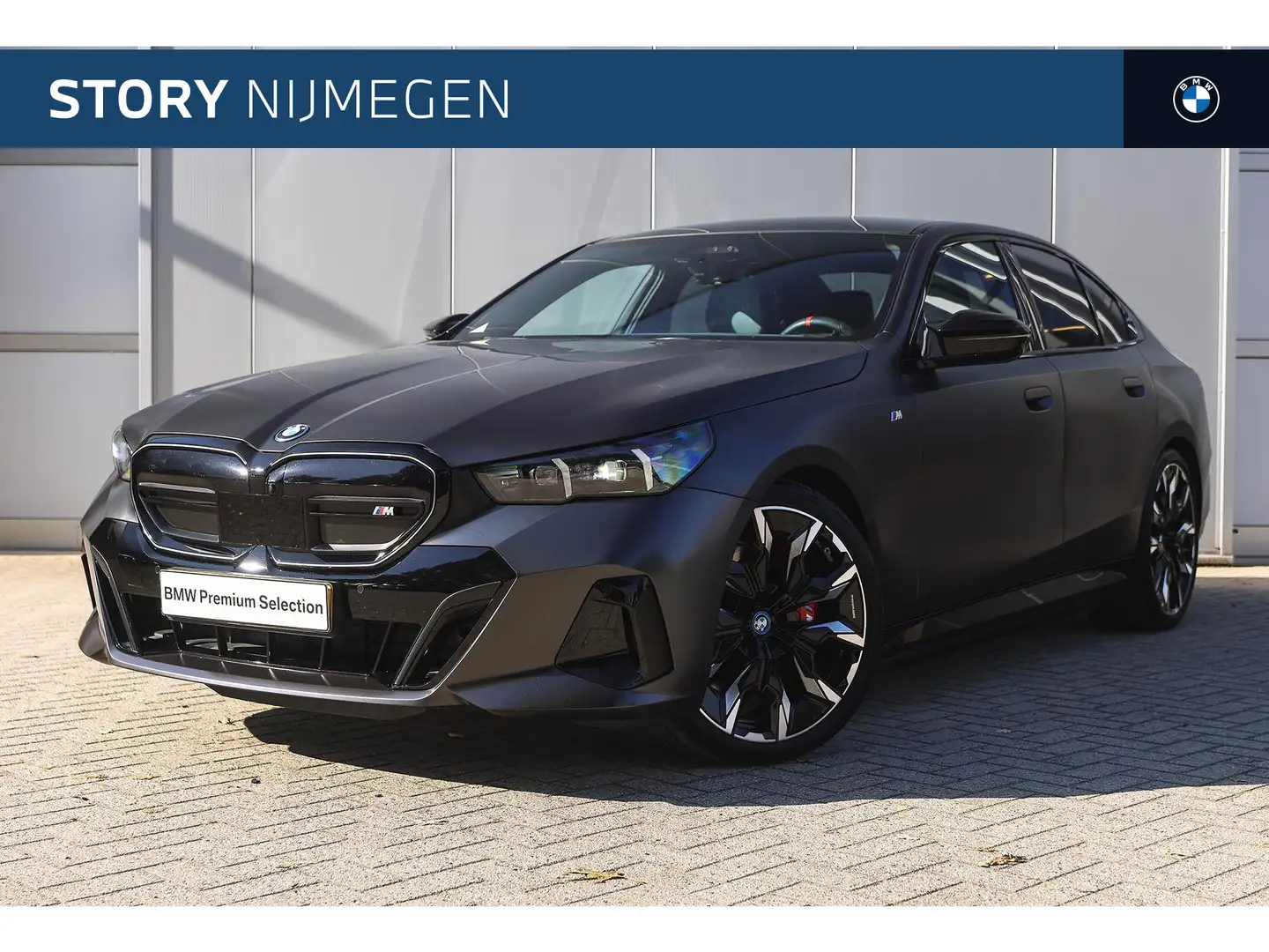 BMW i5 M60 xDrive M Sport / Panoramadak / Trekhaak / Stoe Gris - 1