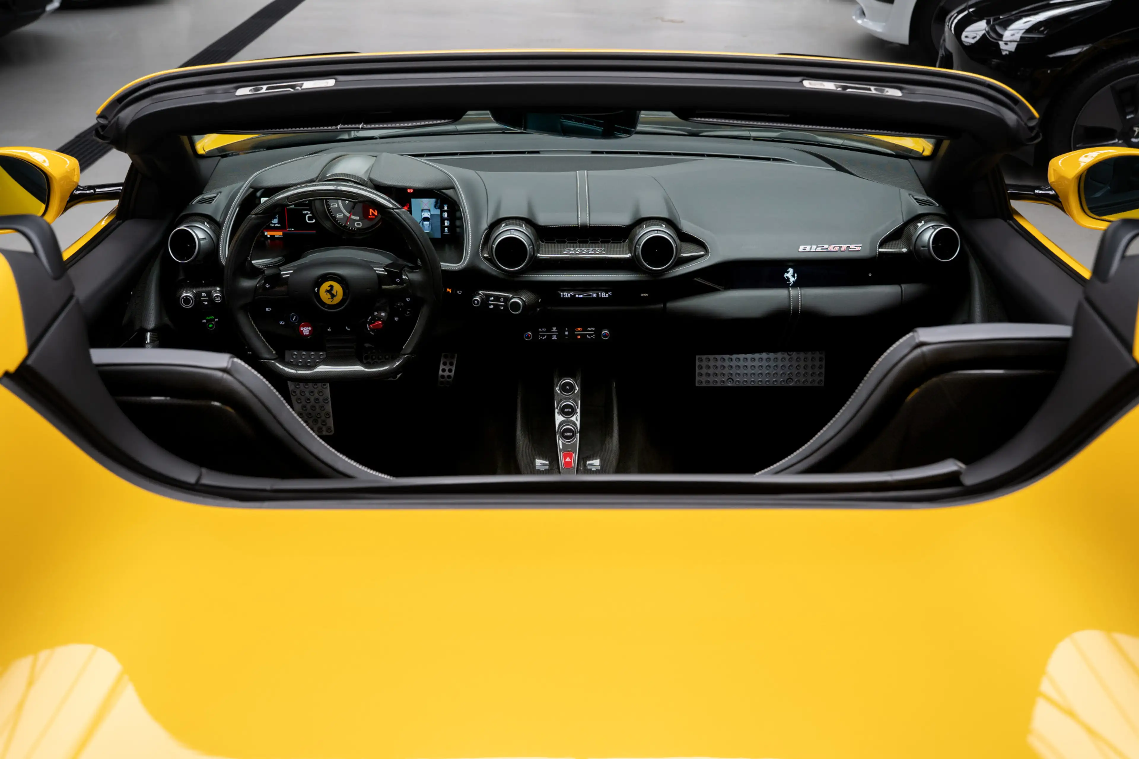 Ferrari 812 GTS 6.5 V12 HELE Full carbon  360° Lift Passenger — photo 25