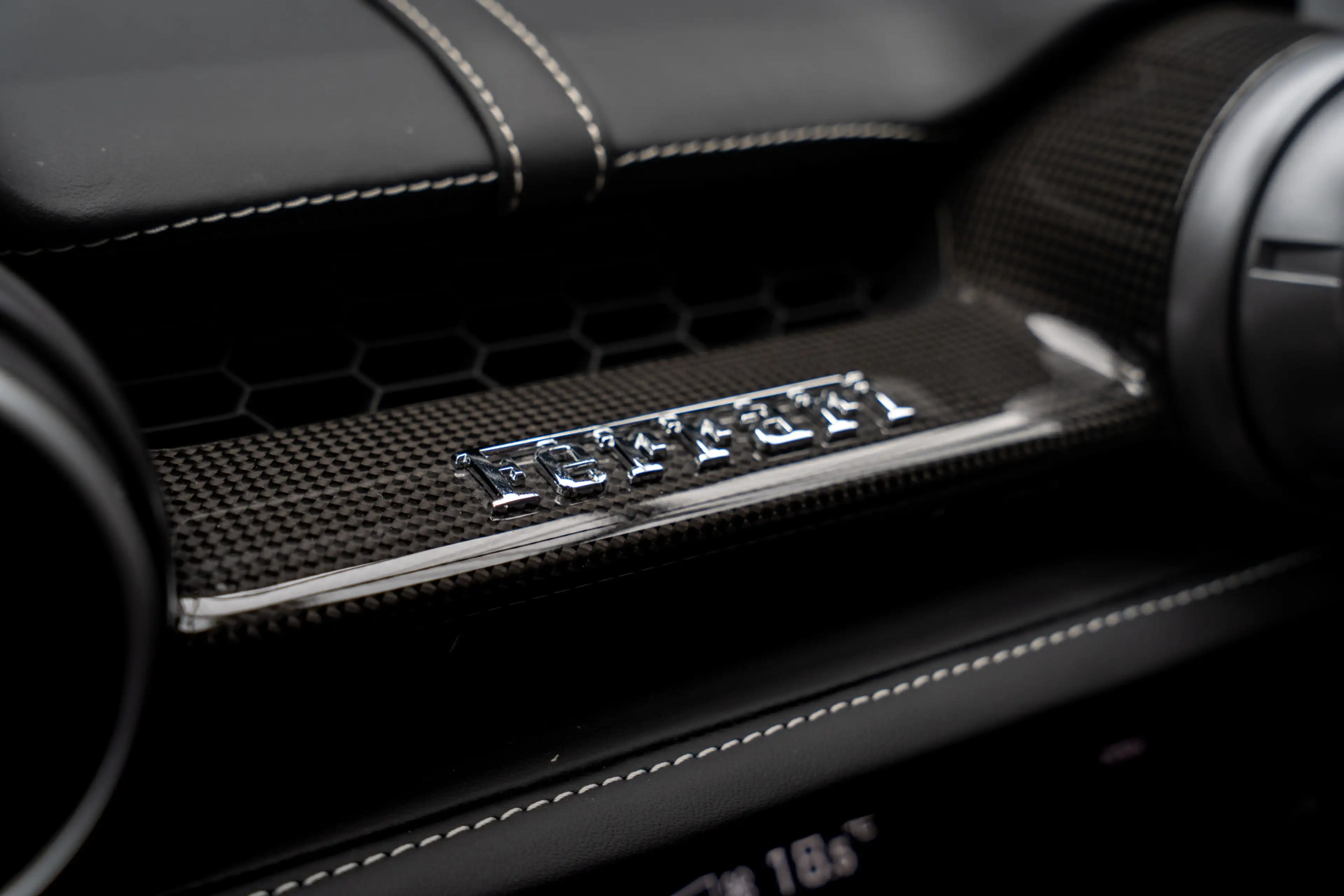Ferrari 812 GTS 6.5 V12 HELE Full carbon  360° Lift Passenger — photo 36