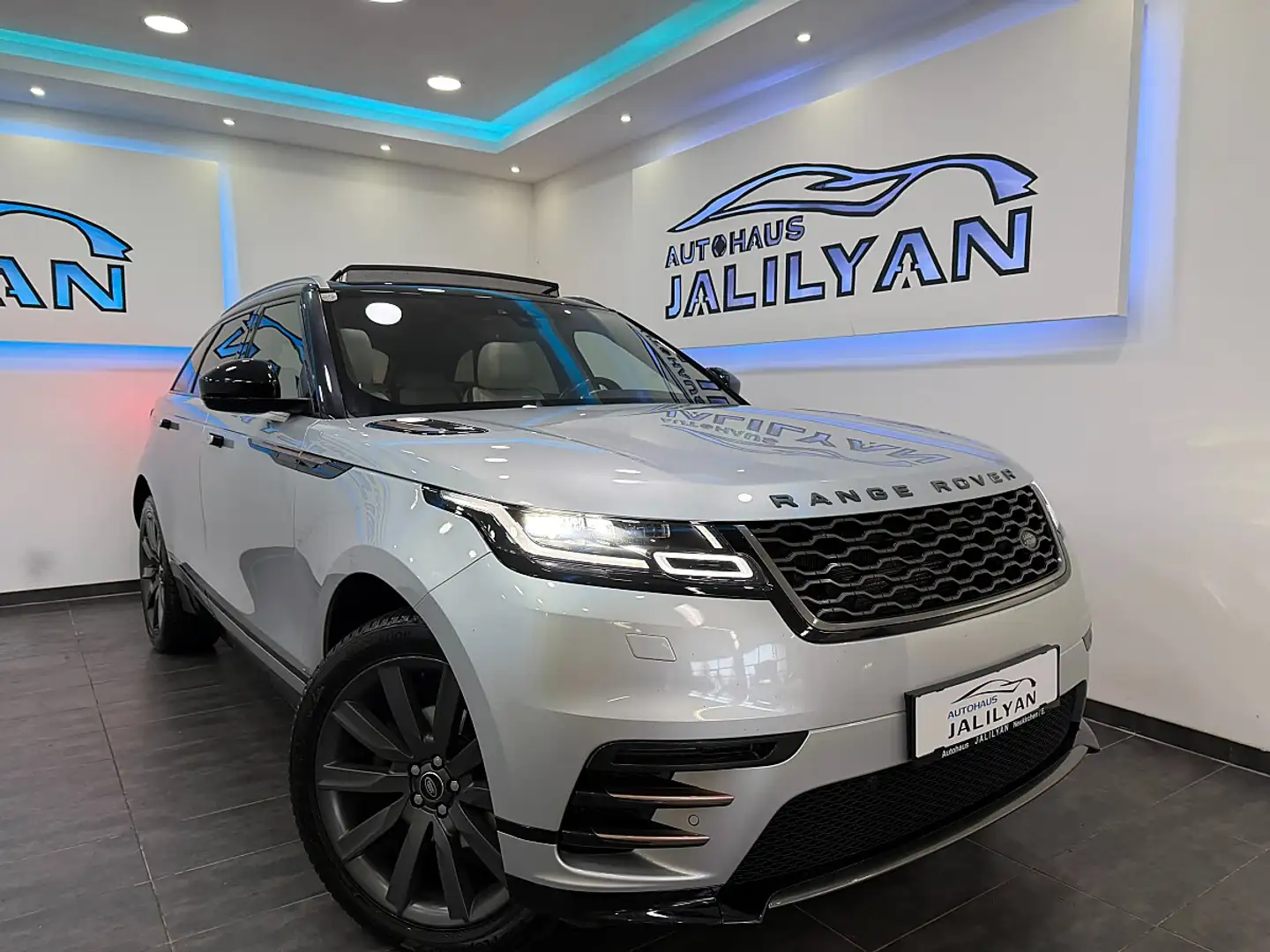 Land Rover Range Rover Velar R-Dynamic S 2,0 Twinturbo Allrad Aut. PANO, AHK... Grau - 1