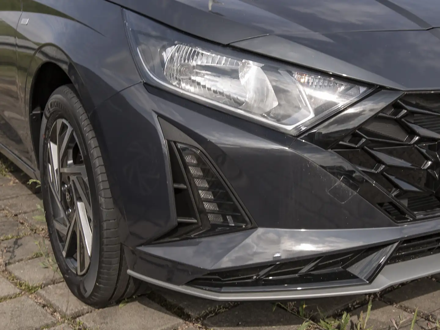 Hyundai i20 LenkHzg+DAB+DigCockpit+4xSHZ+CarPlay+Kamera Gris - 2