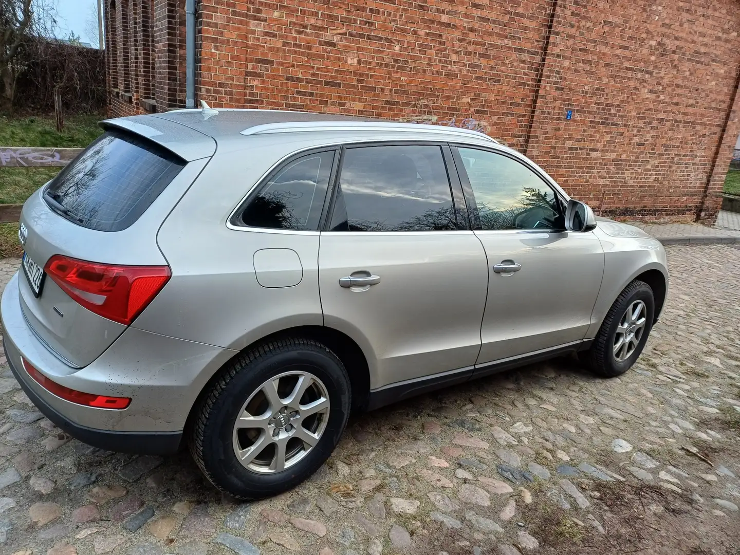 Audi Q5 2.0 TDI quattro (clean diesel) S tronic Silber - 2