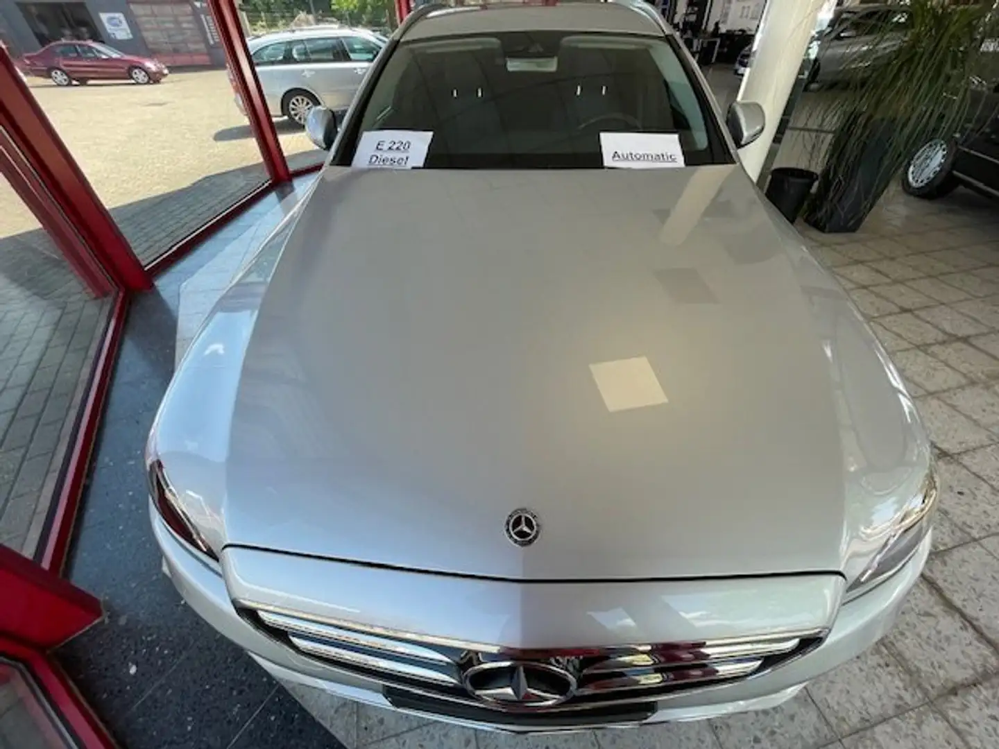 Mercedes-Benz E 220 E 220 d (213.204) Grau - 2