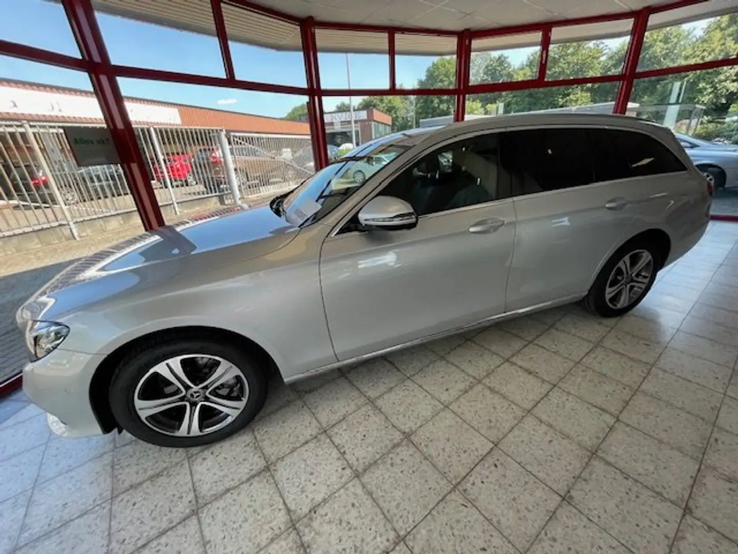 Mercedes-Benz E 220 E 220 d (213.204) Grau - 1